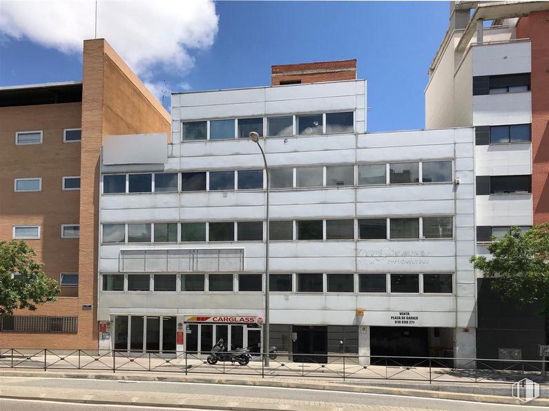 Nave en alquiler en Calle Embajadores, Arganzuela, Madrid, 28045 con edificio, cielo, durante el día, nube, ventana, árbol, arquitectura, diseño urbano, condominio y bloque de pisos alrededor