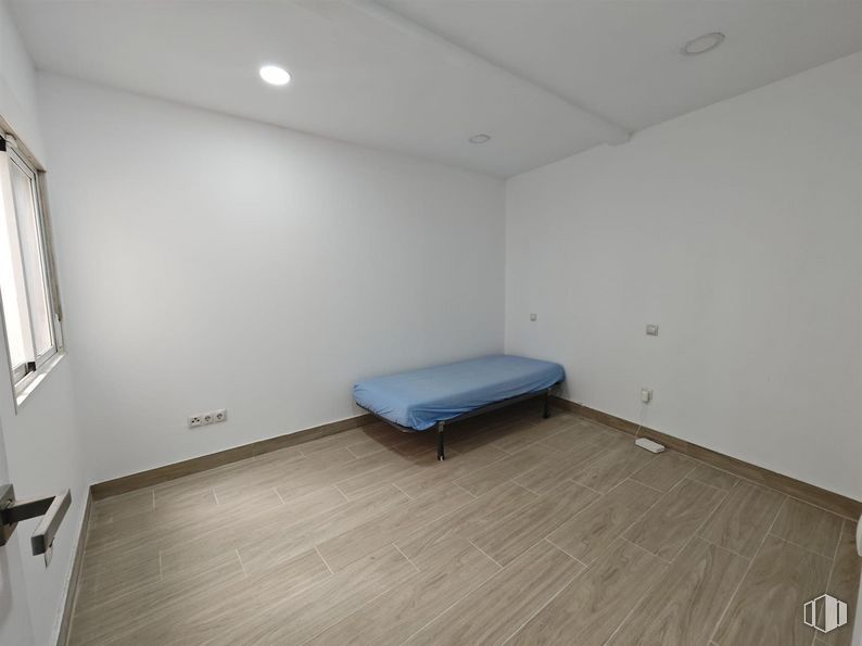 Local en venta en La Fortuna, Leganés, Madrid, 28917 con cama, ventana, propiedad, edificio, accesorio, madera, casa, confort, suelos y pared alrededor