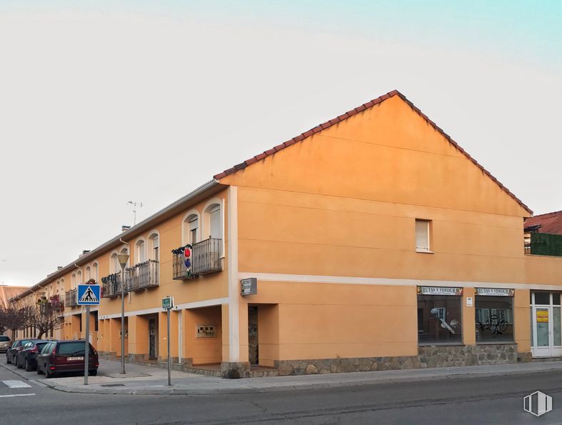 Local en alquiler y venta en Paseo Descubrimiento, 6, San Martín de la Vega, Madrid, 28330 con coche, ventana, casa, cielo, propiedad, edificio, rueda, arquitectura, madera y asfalto alrededor