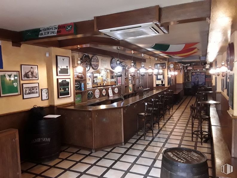 Local en venta en Calle Calderas S/N, Torrejón de Ardoz, Madrid, 28850 con marco, diseño de interiores, barware, barril, edificio, televisión, establecimiento de bebidas, techo, máquina y habitación alrededor