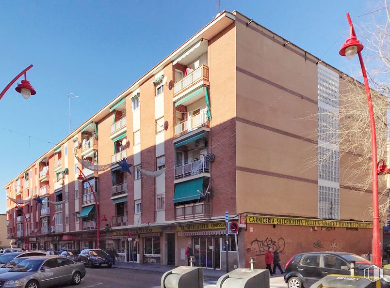 Local en venta en Calle Reina Victoria, 18, Parla, Madrid, 28980 con coche, edificio, cielo, neumático, propiedad, ventana, vehículo, vehículo motorizado, rueda y bandera alrededor