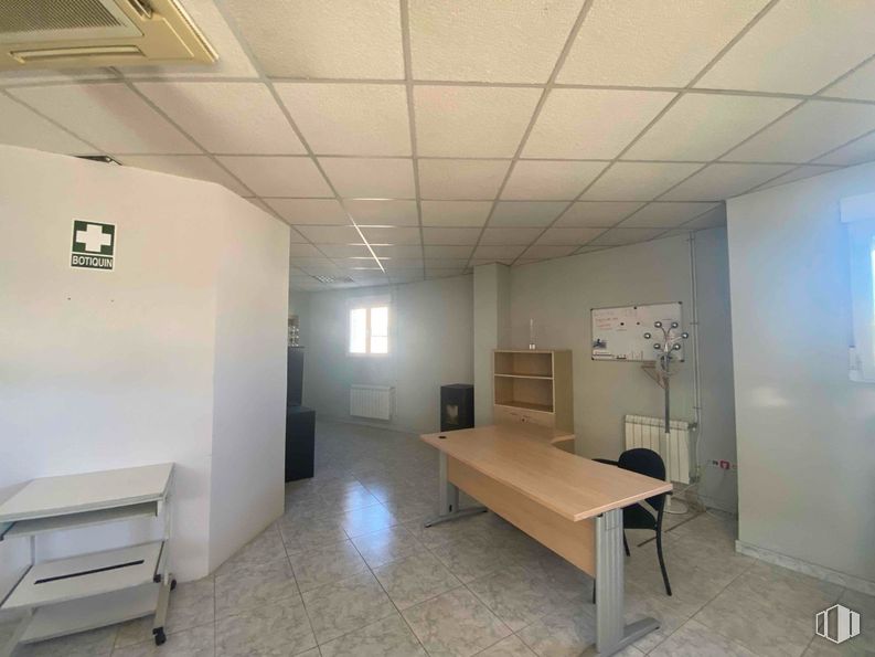 Industrial for rent at Zona Tres Cantos, Tres Cantos, Madrid, 28760 with desk, furniture, chair, flooring, floor, ceiling, interior design, lighting, room and light fixture around