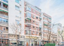 Oficina en venta en Calle Vallehermoso, Chamberí, Madrid, 28015 con edificio, nube, propiedad, ventana, cielo, infraestructura, árbol, planta, bloque de pisos y diseño urbano alrededor