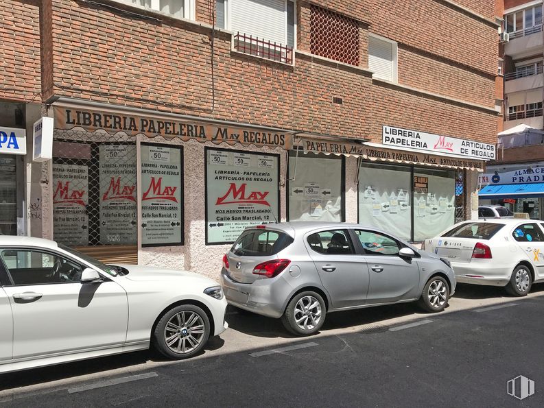 Local en alquiler y venta en Calle Quevedo, 14, Alcobendas, Madrid, 28100 con rueda, neumático, coche, vehículo terrestre, vehículo, ventana, placa de matrícula del vehículo, edificio, infraestructura y neumático automotriz alrededor