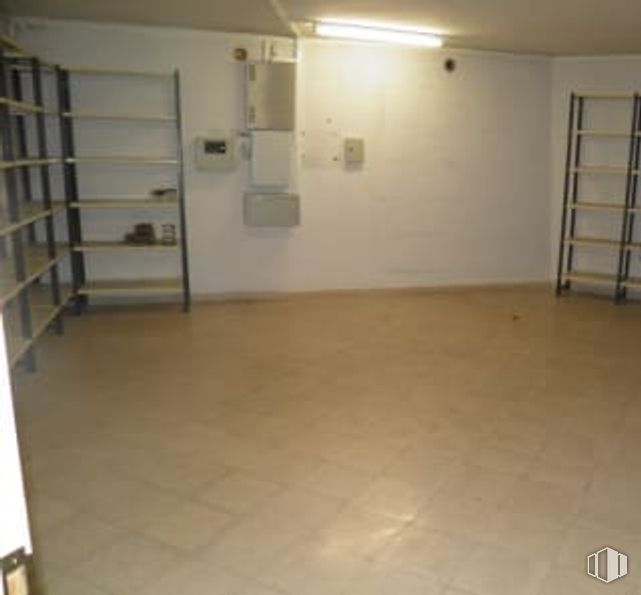 Retail for sale at Calle Nueva, Lastras de Cuéllar, Segovia, 40352 with ladder, flooring, floor, shelving, ceiling, shelf, tile flooring, hall, basement and hardwood around