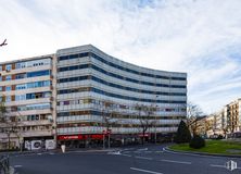 Oficina en alquiler en Edificio Loreto II, Glorieta Quevedo, 9, Chamberí, Madrid, 28015 con edificio, nube, cielo, planta, árbol, diseño urbano, bloque de pisos, condominio, ventana y edificio comercial alrededor