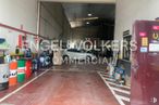 Industrial for sale at Calle Puerto Guadarrama, Móstoles, Madrid, 28935 with packaged goods, tire, vehicle, wheel, motor vehicle, car, automotive design, floor, flooring and gas around