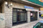 Retail for sale & for rent at Zona Centro, Guadarrama, Madrid, 28440 with car, person, automotive parking light, property, building, wall, neighbourhood, vehicle, facade and house around