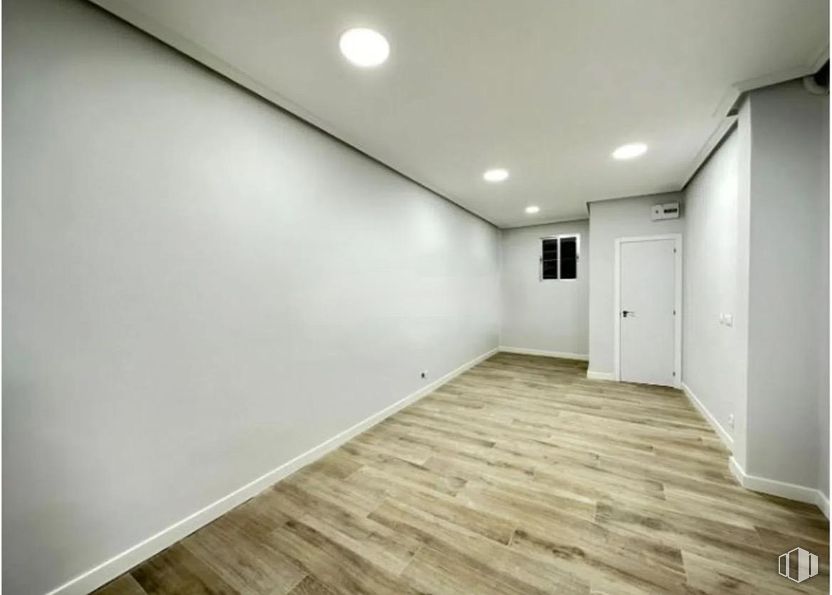 Local en venta en Calle Sánchez Pacheco, Chamartín, Madrid, 28002 con puerta, lámpara, edificio, accesorio, madera, hall, suelos, suelo, ventana y rectángulo alrededor