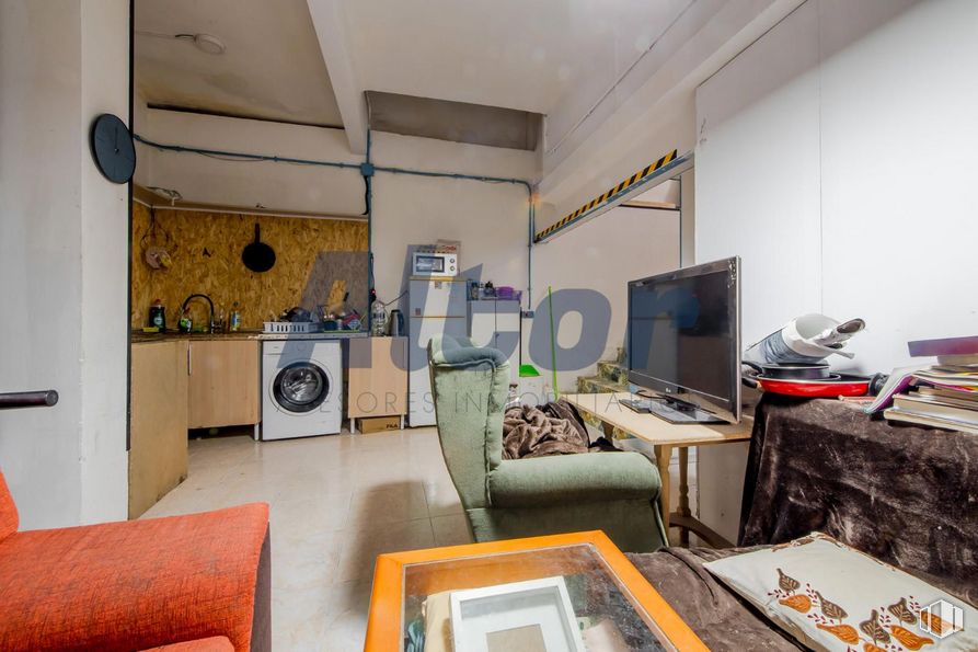 Local en venta en Calle Veza, 7, Tetuán, Madrid, 28029 con lavadora, televisión, pantalla de ordenador, electrodoméstico, silla, mueble, propiedad, interiorismo, confort y marco alrededor