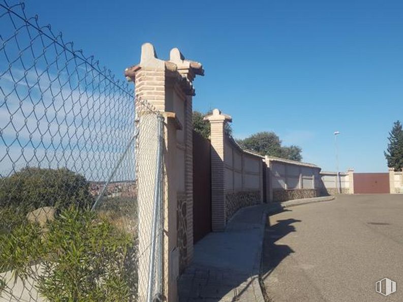 Land for sale at Calle Monasterio San Juan de la Peña, Toledo, 45004 with bridge, sky, tree, cloud, wire fencing, road surface, asphalt, landscape, composite material and tar around