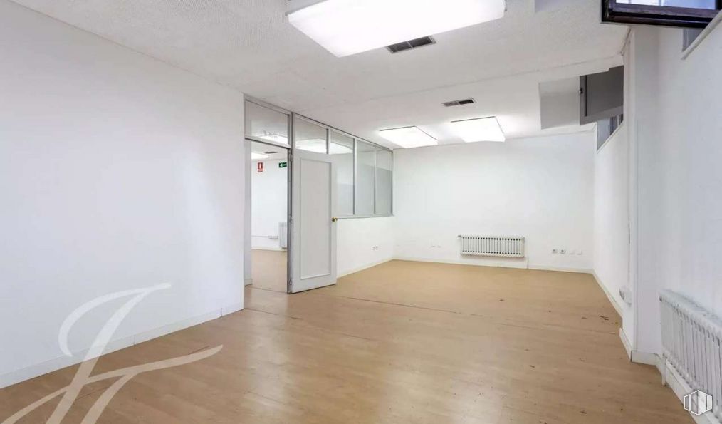 Oficina en venta en Calle Fortuny, Chamberí, Madrid, 28010 con alumbrado, accesorio, hall, madera, suelos, suelo, edificio, puerta, madera dura y suelo laminado alrededor