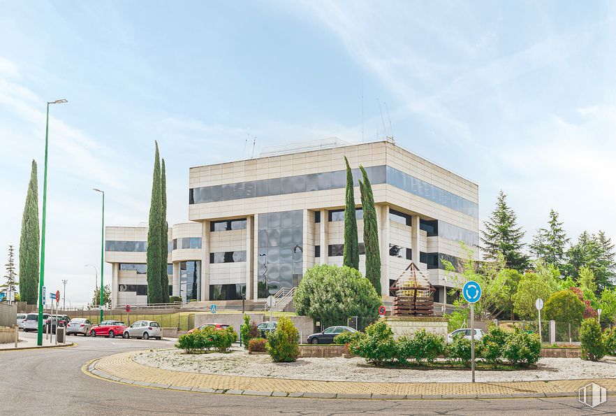 Oficina en alquiler en Edificio Torona, Avenida Europa, 24, Alcobendas, Madrid, 28108 con edificio, cielo, planta, nube, diseño urbano, zona residencial, árbol, ventana, inmobiliario y fachada alrededor