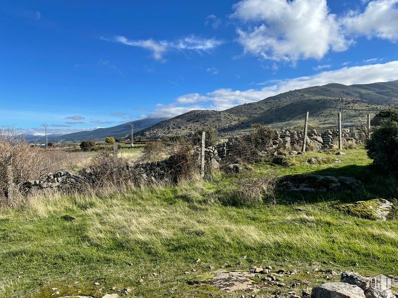 Suelo en venta en Calle Molinillo, s/n, Otero de Herreros, Segovia, 40422 con animal, nube, cielo, planta, montaña, paisaje natural, pendiente, lote de terreno, tierras altas y terreno alrededor