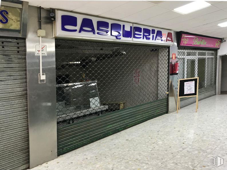 Local en alquiler y venta en Calle Holanda, 2, Fuenlabrada, Madrid, 28943 con marco, accesorio, fuente, fachada, edificio, señalización, material compuesto, ciudad, publicidad y metal alrededor