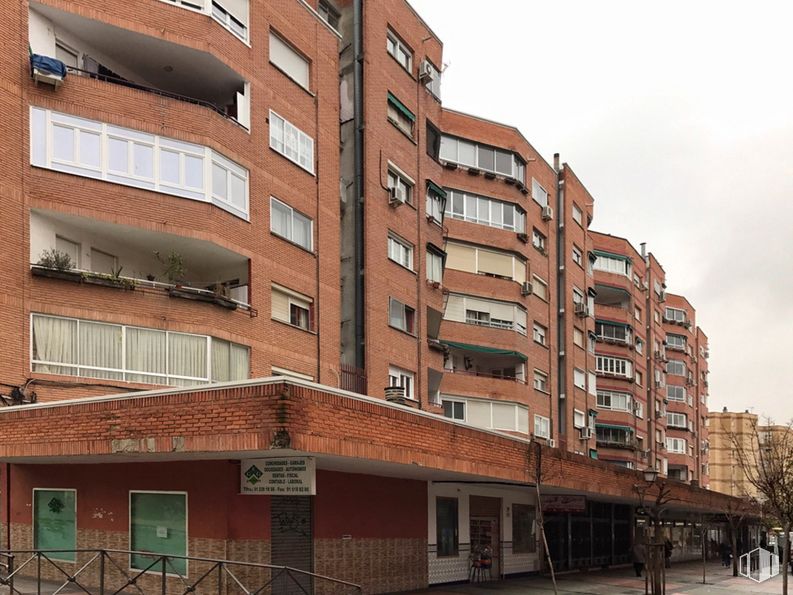 Local en alquiler en Calle Echegaray, Móstoles, Madrid, 28932 con ventana, edificio, propiedad, cielo, arquitectura, ladrillo, nube, diseño urbano, condominio y bloque de pisos alrededor