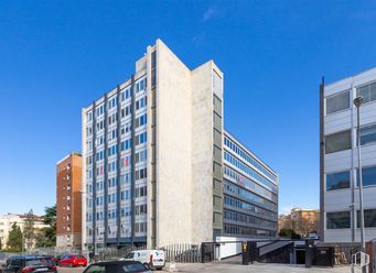 Oficina en alquiler en Calle Castelló, 128, Chamartín, Madrid, 28006 con edificio, coche, cielo, ventana, diseño urbano, bloque de pisos, rueda, vehículo, condominio y zona residencial alrededor