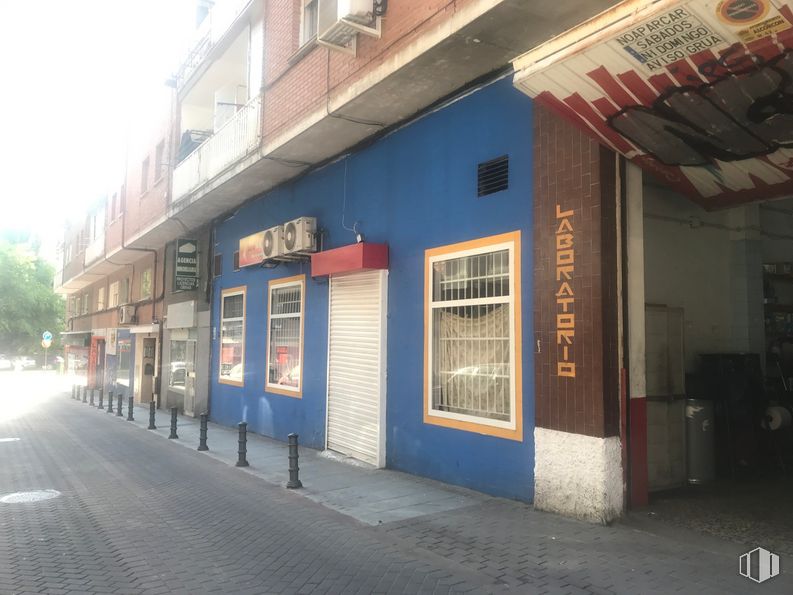 Local en venta en Calle Santo Domingo, 28, Alcorcón, Madrid, 28921 con ventana, propiedad, edificio, accesorio, puerta, pared, barrio, fachada, árbol y bienes raíces alrededor