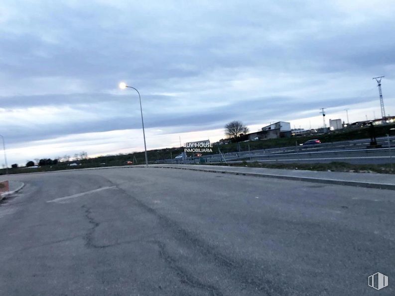 Land for sale at Polígono El Rabanal, Illescas, Toledo, 45200 with street light, cloud, sky, road surface, asphalt, thoroughfare, tree, tar, city and landscape around