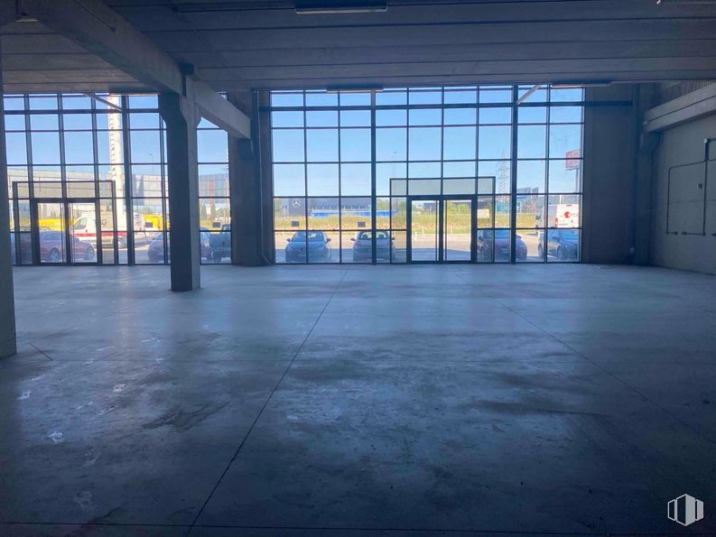 Industrial for sale & for rent at Calle Francisco Alonso, 3  DUPLICADO, Alcalá de Henares, Madrid, 28806 with sky, building, fixture, flooring, floor, hall, window, city, glass and tints and shades around