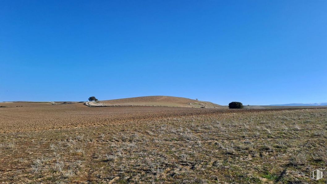 Land for sale at Zona Zamarramala, Segovia, 40196 with sky, natural environment, natural landscape, plant, grass, tree, landscape, plain, grassland and slope around