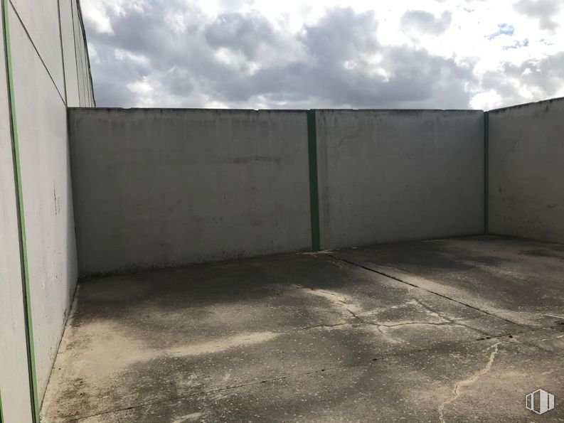 Industrial for sale at Zona industrial, Yuncos, Toledo, 45210 with grey, concrete, building material and daylighting around