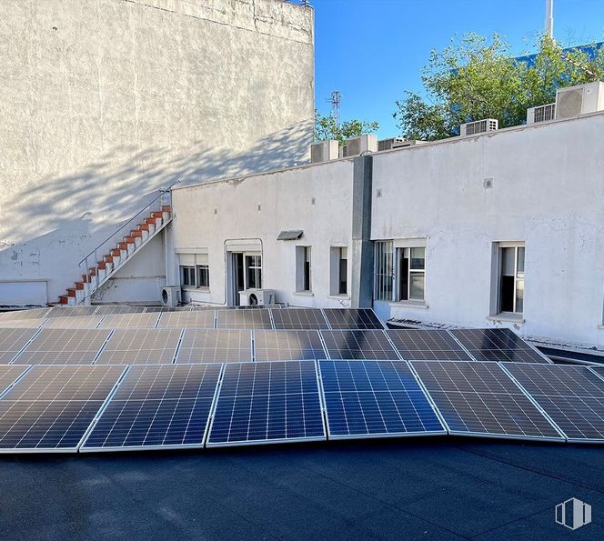 Oficina en venta en Zona San Blas, San Blas - Canillejas, Madrid, 28037 con edificio, ventana, día, energía solar, cielo, panel solar, luz, azur, energía solar y plato solar alrededor