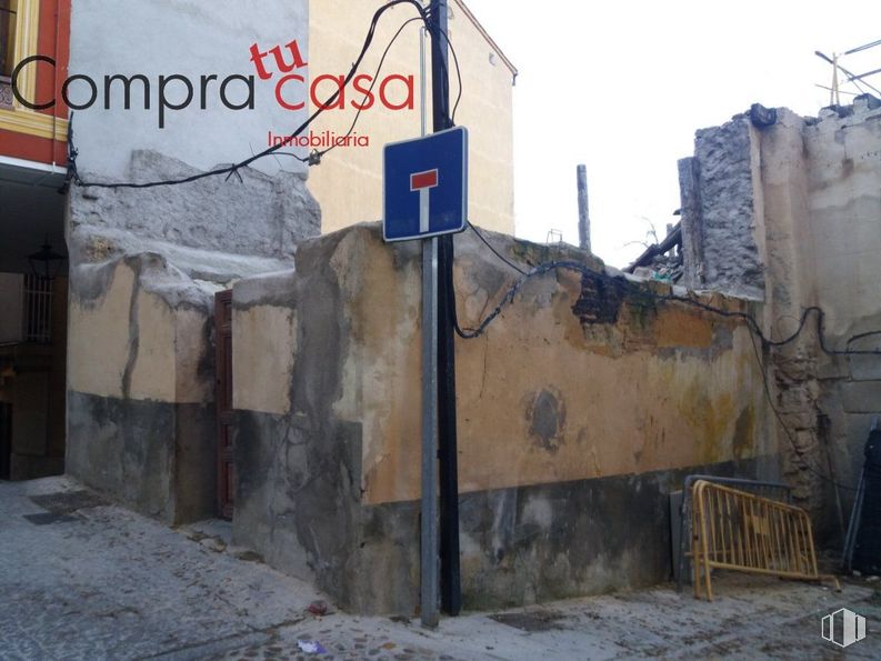 Land for sale at Plaza San Nicolás, Segovia, 40001 with wall, composite material, concrete, building material, rubble, plaster, wire and cement around