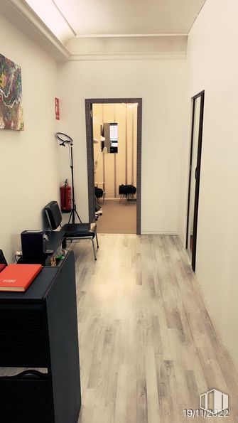 Retail for rent at Calle Getafe, Leganés, Madrid, 28912 with furniture, flooring, floor, wood, wood flooring, interior design, laminate flooring, room, door and hardwood around