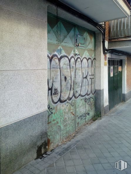 Nave en venta en Zona Villaverde, Villaverde, Madrid, 28021 con albañilería, ladrillo, arte, fuente, graffiti, escritura, fachada, tintes y matices, edificio y pintura alrededor