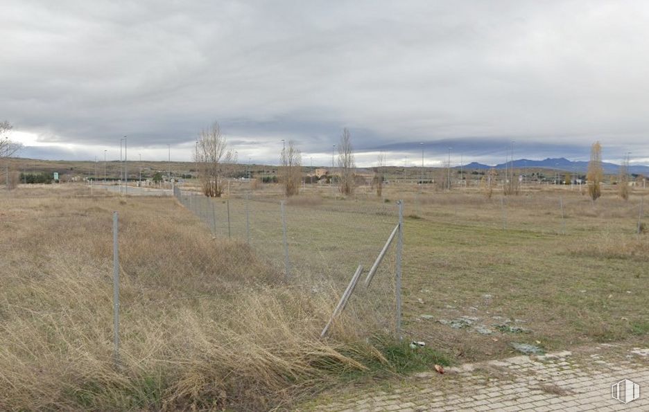 Land for sale at Calle Bartolomé de las Casas, Ávila, 05002 with cloud, sky, plant, natural landscape, land lot, tree, grassland, plain, landscape and meadow around