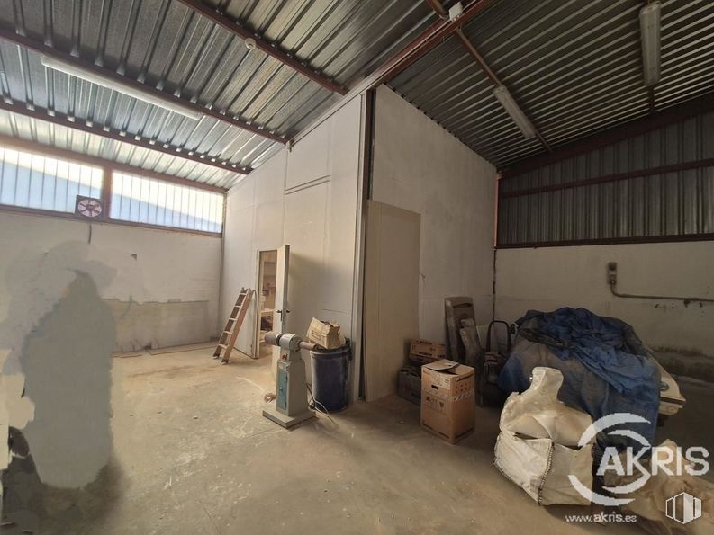 Industrial for sale at Carretera Toledo, Villaseca de la Sagra, Toledo, 45292 with shipping box, box, property, wood, floor, flooring, beam, building, ceiling and house around