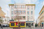 Office for rent at Calle Gran Vía, 37, Majadahonda, Madrid, 28220 with building, bench, cloud, sky, property, window, urban design, condominium, residential area and wall around