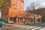 Retail for sale at Calle Malgrat de Mar, Puente de Vallecas, Madrid, 28038 with car, wall, urban area, facade, town, neighbourhood, street, metropolitan area, urban design and apartment around