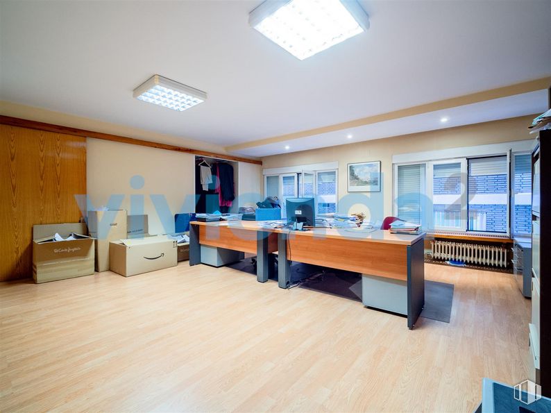 Oficina en venta en Calle Félix Boix, Chamartín, Madrid, 28036 con alumbrado, mesa, propiedad, edificio, interiorismo, arquitectura, madera, suelos, hall y casa alrededor