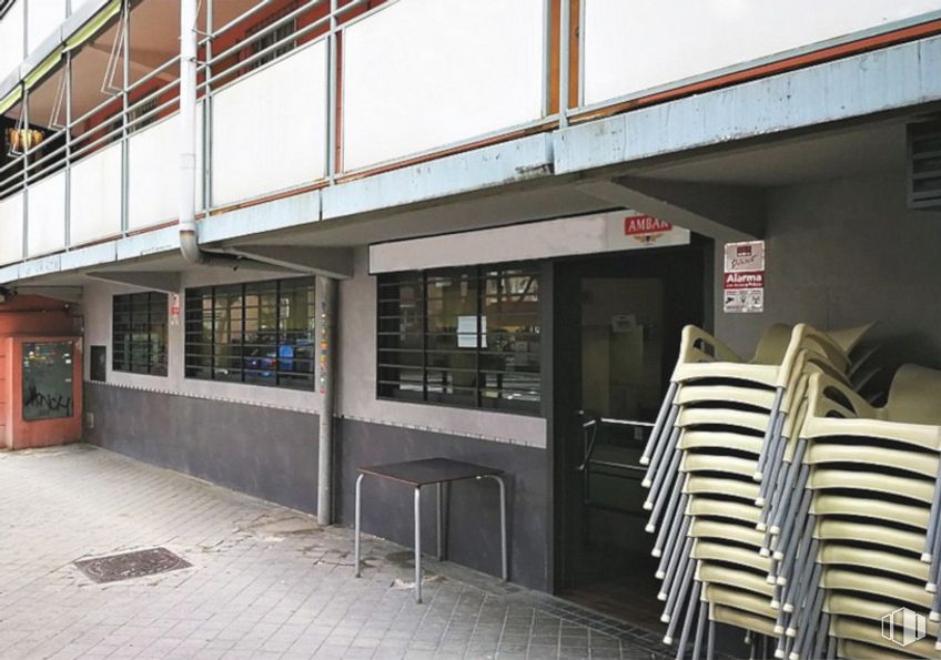 Local en venta en Calle Marcelo Usera, Usera, Madrid, 28026 con ventana, edificio, silla, puerta, casa, ciudad, fachada, sombra, acera y uso mixto alrededor