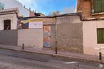 Land for sale at Calle Hachero, Puente de Vallecas, Madrid, 28053 with window, building, sky, cloud, property, azure, road surface, neighbourhood, asphalt and house around