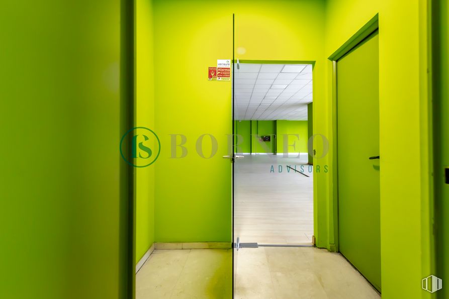 Industrial for rent at Edificio Novosur, Avenida Rosales, 42, Villaverde, Madrid, 28041 with door, fixture, house, flooring, ceiling, building, symmetry, glass, stairs and room around