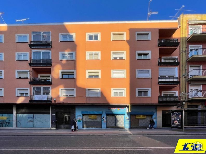 Local en alquiler y venta en Avenida Castilla La Mancha,, Cuenca, 16003 con edificio, cielo, día, ventana, propiedad, azur, arquitectura, diseño urbano, bloque de torre y condominio alrededor