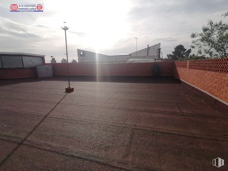 Retail for sale & for rent at Zona laguna, Villafranca de los Caballeros, Toledo, 45730 with cloud, sky, daytime, road surface, asphalt, flooring, morning, grass, wood and tints and shades around