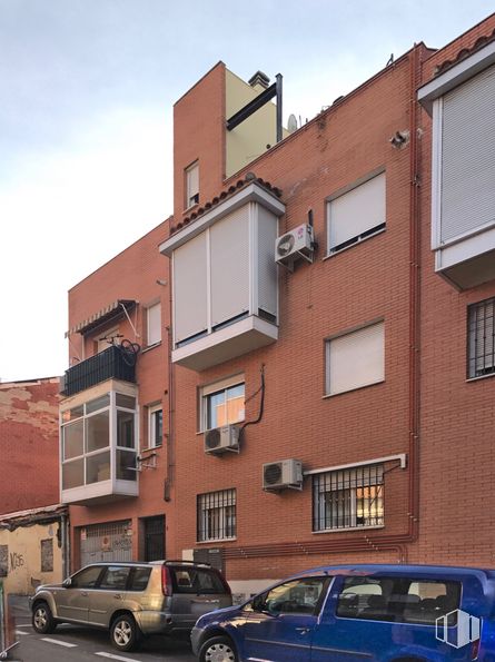 Nave en venta en Calle Faustino Osorio, 6, La Latina, Madrid, 28047 con ventana, coche, edificio, neumático, luz de estacionamiento automotriz, vehículo terrestre, rueda, cielo, vehículo y vehículo motorizado alrededor