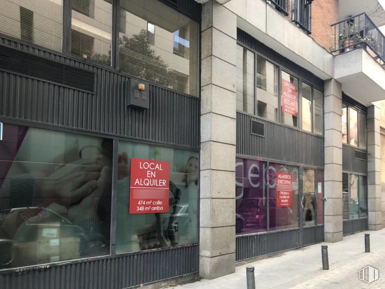 Oficina en alquiler y venta en Calle Noblejas, 2, Centro, Madrid, 28013 con ventana, edificio, fachada, diseño urbano, edificio comercial, vidrio, metrópolis, ciudad, condominio y uso mixto alrededor