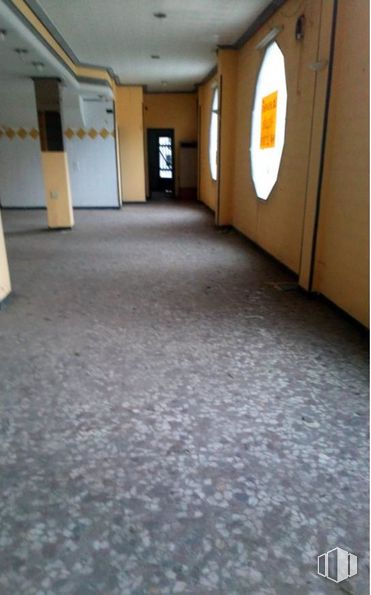 Retail for sale & for rent at Calle Escultor Jamete, Cuenca, 16003 with architecture, wood, flooring, floor, fixture, door, hall, real estate, tile flooring and ceiling around