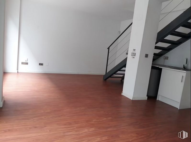 Office for sale at Calle Arquímedes, Leganés, Madrid, 28914 with cabinetry, wood, flooring, floor, wood stain, hall, laminate flooring, hardwood, ceiling and varnish around