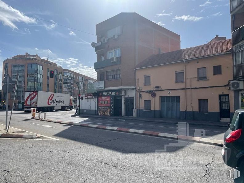 Local en alquiler en Zona Casa Grande, Torrejón de Ardoz, Madrid, 28850 con edificio, coche, nube, cielo, ventana, superficie de la carretera, asfalto, casa, diseño urbano y barrio alrededor