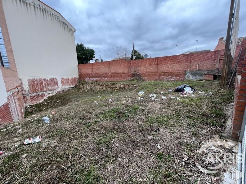 Suelo en venta en Casco urbano, Bargas, Toledo, 45593 con nube, cielo, planta, lote de terreno, hierba, árbol, cubierta vegetal, paisaje, albañilería y ladrillo alrededor