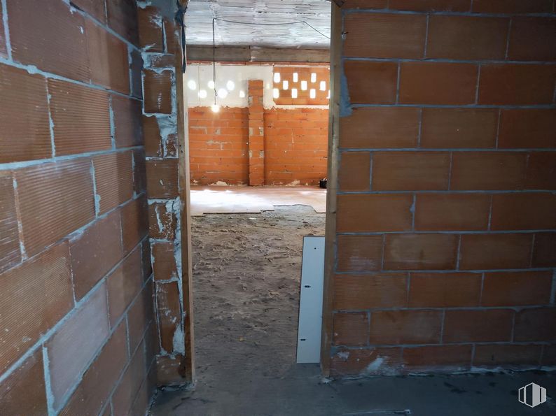 Local en alquiler en Zona Guindalera, Salamanca, Madrid, 28028 con puerta, edificio, accesorio, casa, madera, albañilería, ladrillo, material de construcción, material compuesto y gas alrededor