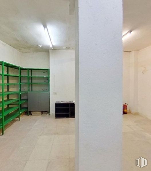 Local en alquiler en Zona Chamberí, Chamberí, Madrid, 28010 con mueble, edificio, madera, pasillo, piso, suelo, casa, puerta, accesorio y vidrio alrededor