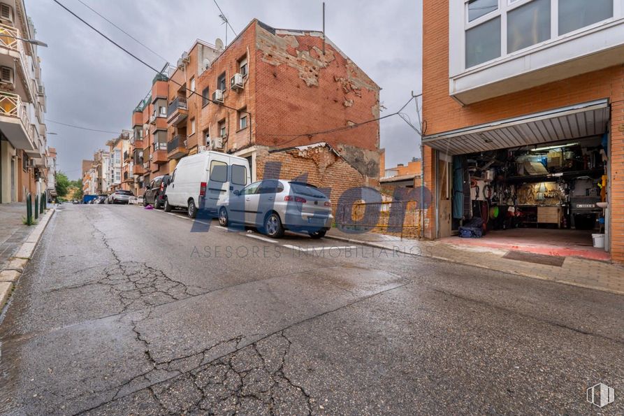 Local en venta en Calle Faustino Osorio, La Latina, Madrid, 28047 con coche, ventana, edificio, camioneta, neumático, vehículo, nube, matrícula del vehículo, cielo y rueda alrededor