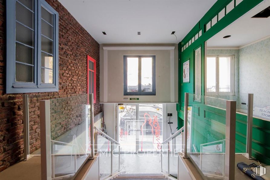 Retail for sale at Calle Ibiza, Retiro, Madrid, 28009 with window, interior design, composite material, metal, glass, ceiling, stairs, handrail, design and building material around